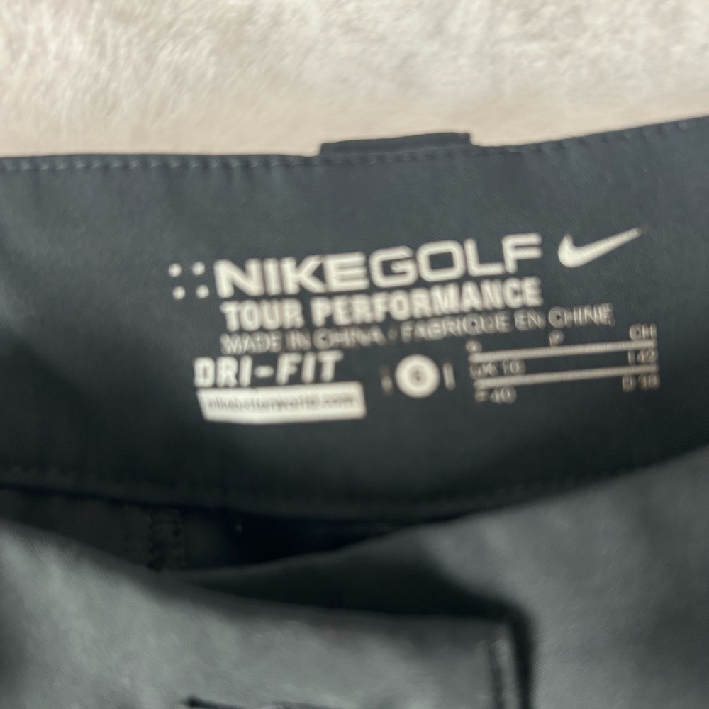 Nike Women's Black Bermuda Golf Shorts Dri Fit Size 6 - Picture 3 of 9